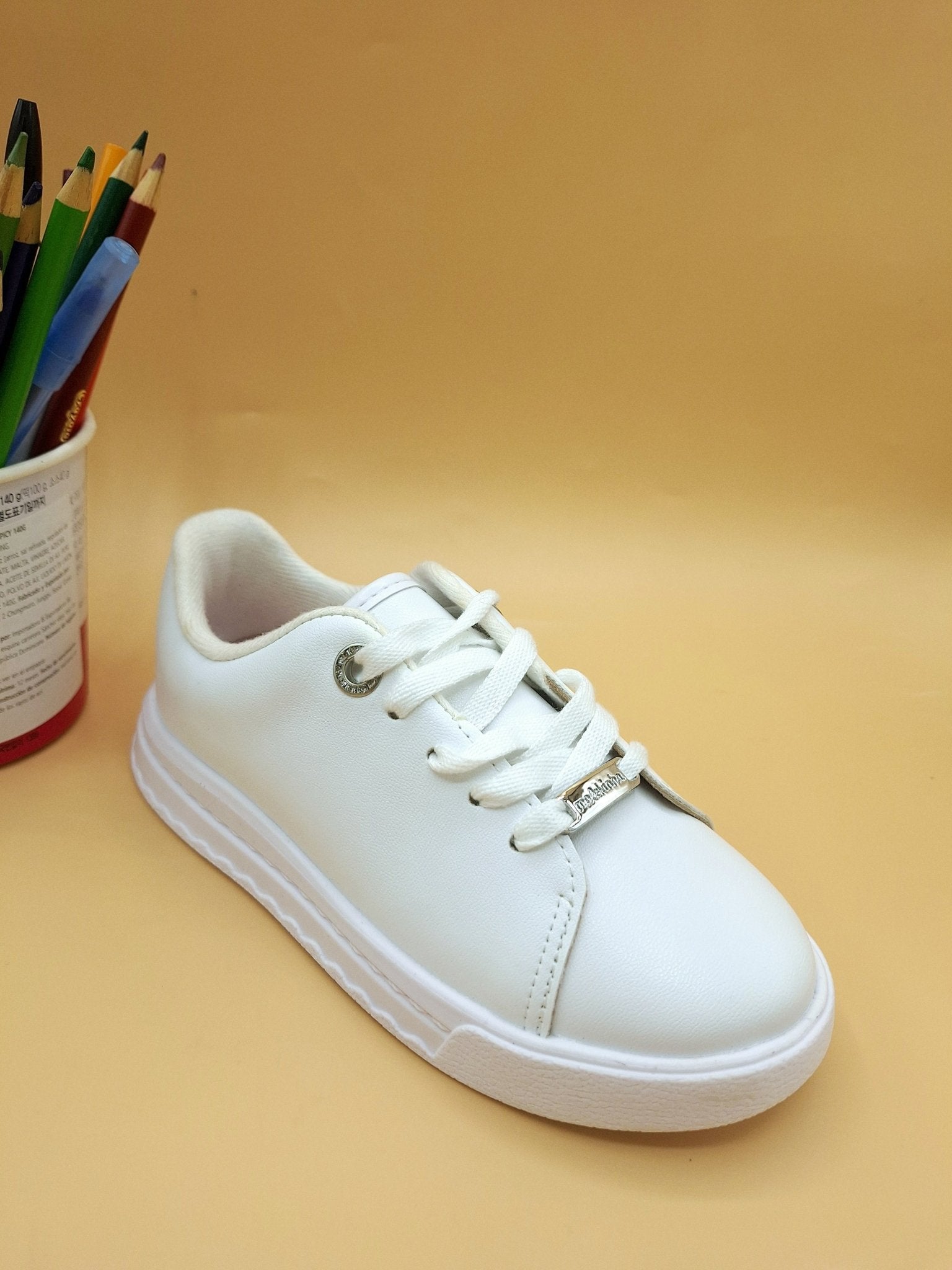 Tenis blancos Molekinha