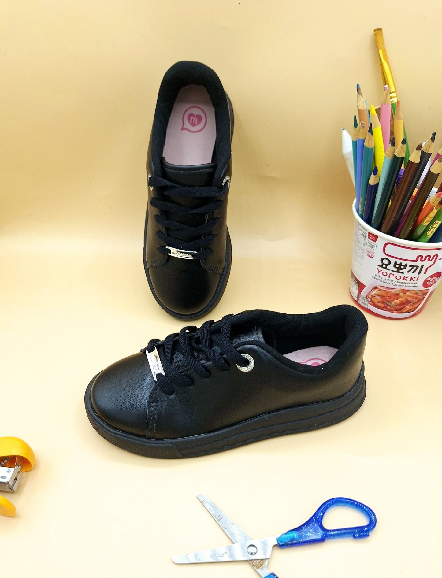 Tenis negros Molekinha - Magicas Princesas RD