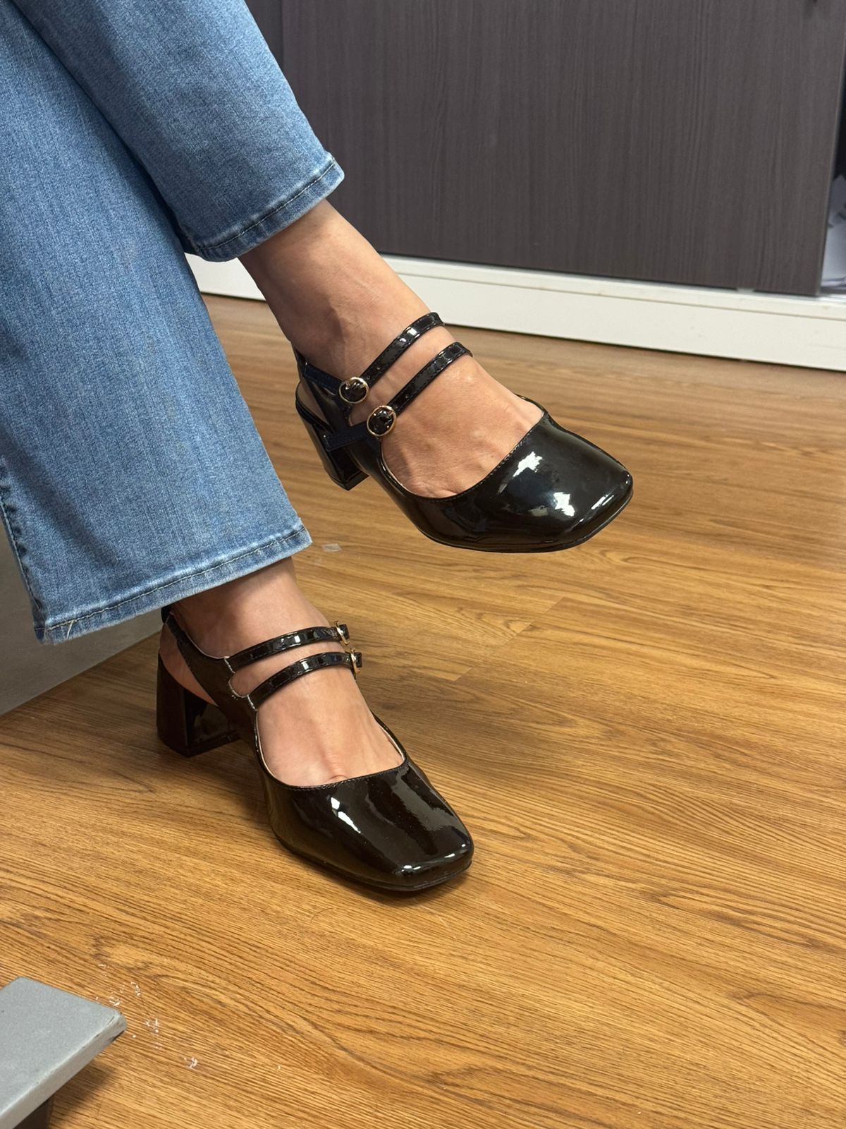 Zapatos estlo Maryjane tacon cuadrado negro. - Magicas Princesas RD