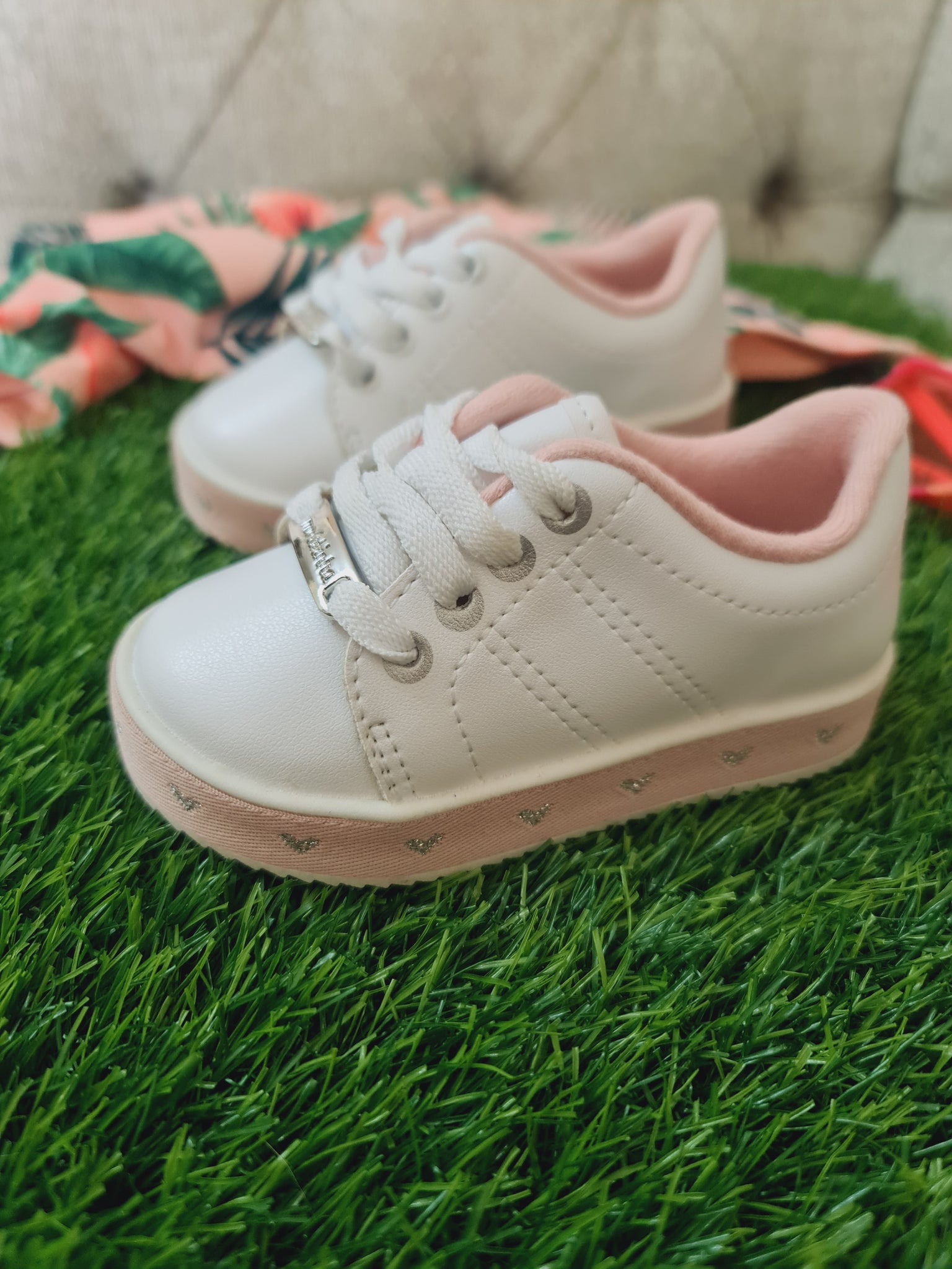 Tenis Blancos para Miniprincesitas.