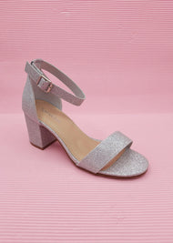 Zapatillas Plateadas abiertas de fiesta.