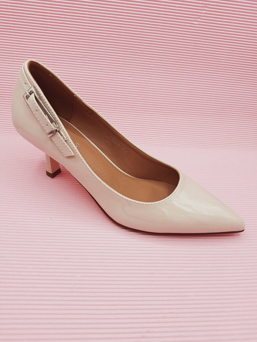Zapatos de tacon color Beige.