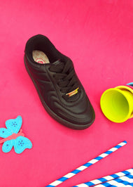 Tenis negros Molekinha.